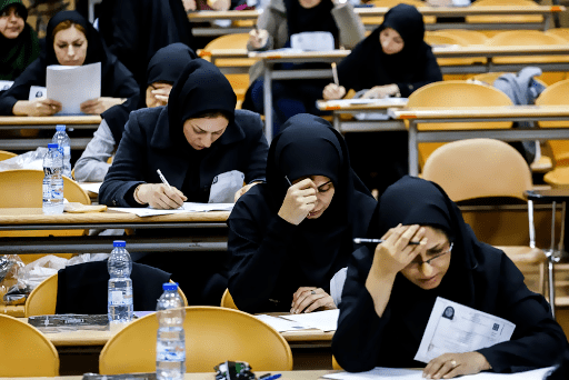 مقایسه ای بین آزمون کتبی دکتری وزارت بهداشت با علوم